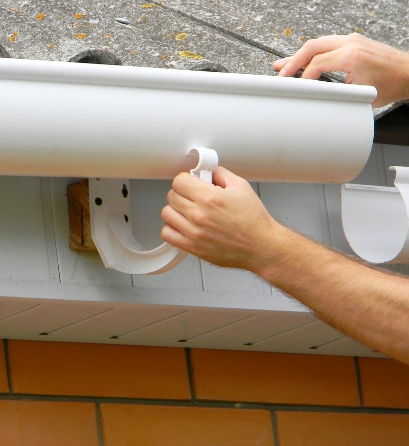 How Much Does Gutter Replacement Cost